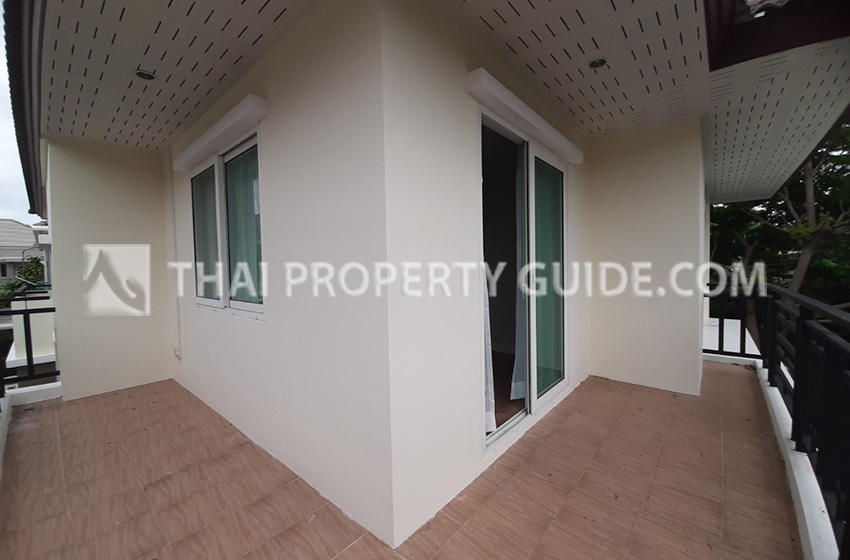 House with Shared Pool in Sukhumvit 